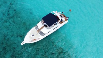 Photo of Beautiful , spacious Flybridge 47ft (all inclusive)