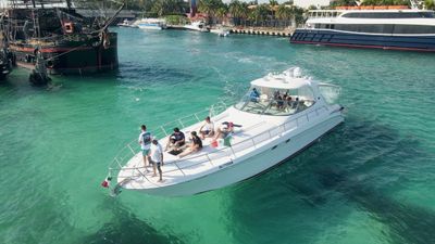 Photo of 🤩 Spacious 55 ft Yacht. Tour to Isla Mujeres 🏝️📍