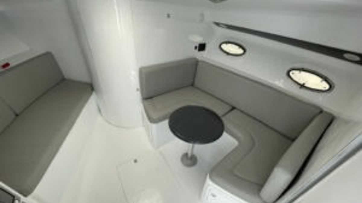 Listing photo syLoB_pQbP_NwcAv-oa-q 8/11