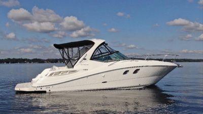 Photo of 33ft Sea Ray Cruiser 