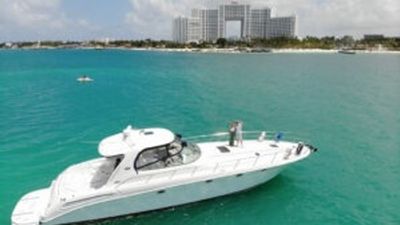 Photo of SEA RAY 60"  For Rent In Cancun