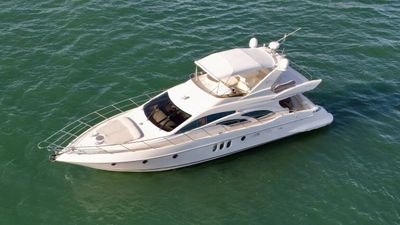 Photo of 65 Azimut flybridge 