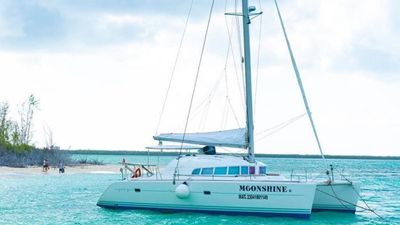 Photo of Catamaran Moonshine 