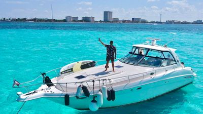 Photo of Sea Ray 47” Yacht for Charter in Cancun ☀️🛥️