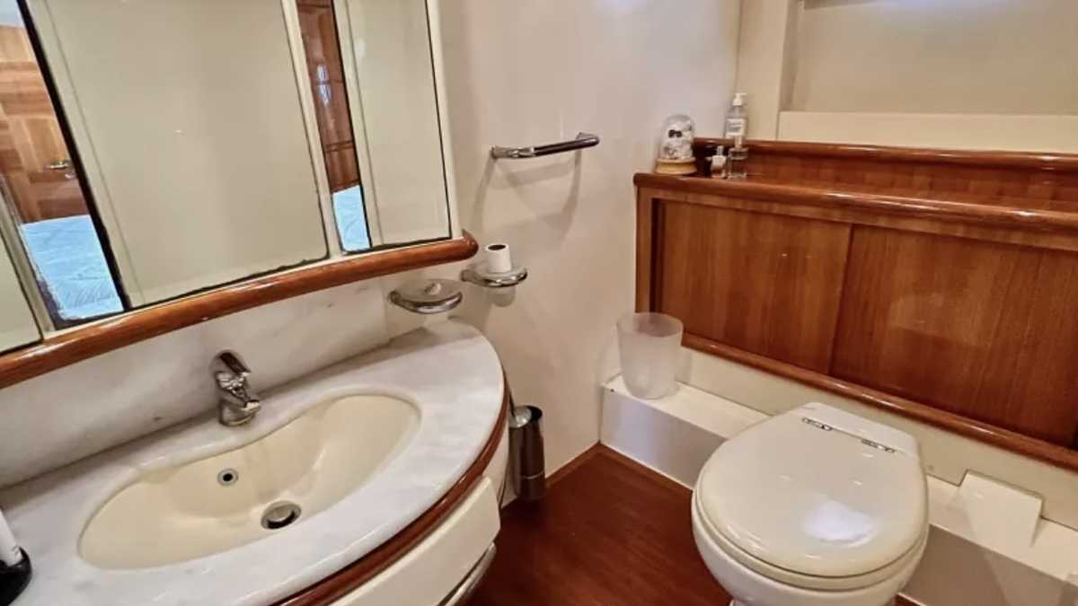Listing photo wI3h_Z16wxGBwXQzF7b85 10/15