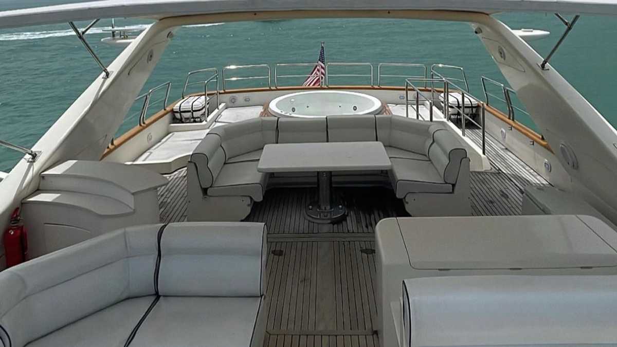 Listing photo BZMlRM0D9AdwQ-rpzgN7x 2/6