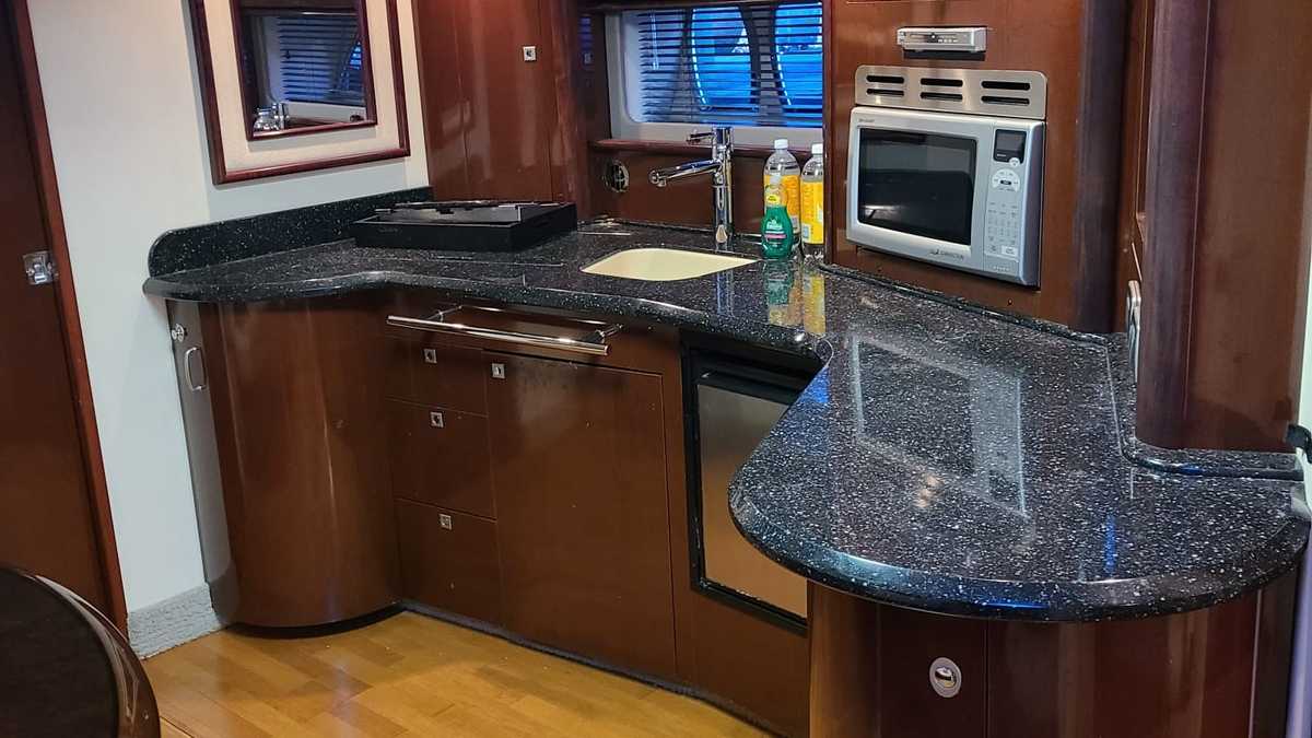 Listing photo B3_5dtKZ9WNz63AK_f4Fq 9/18