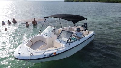 Photo of Mako 20 in Miami, FL.