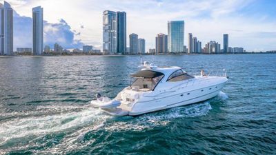 Photo of 60ft Cruiser in Miami, FL