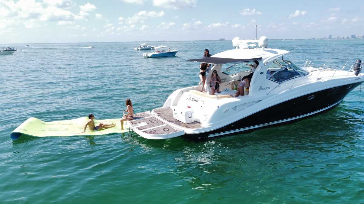 Listing photo B3_5dtKZ9WNz63AK_f4Fq 8/18