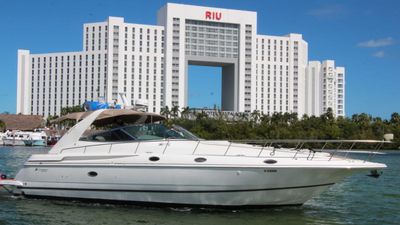 Photo of Sea Ray 42 Express  For Rent In Cancun